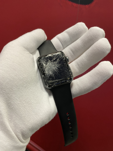 Apple Watch 3 zbita szybka